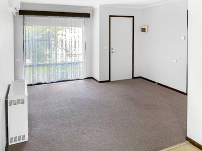 9 Shalom Place, Horsham
