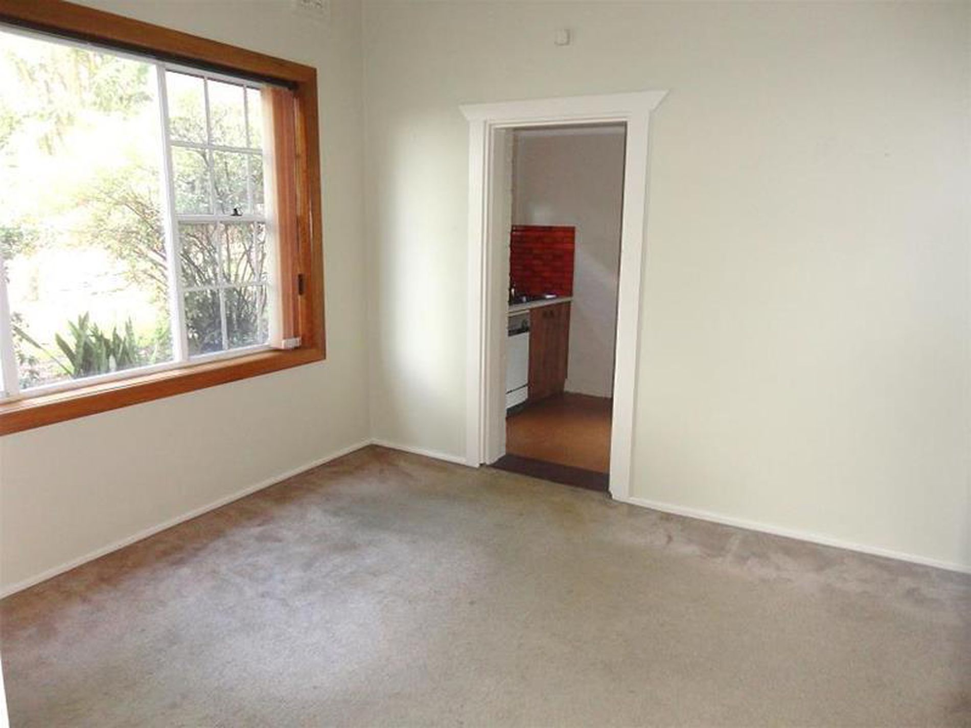 16 Riverview Road, Earlwood