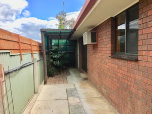 2 / 568 Woodbury Court, Lavington