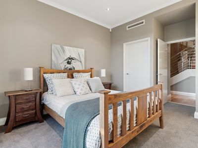 27 Wright Cres, Bayswater