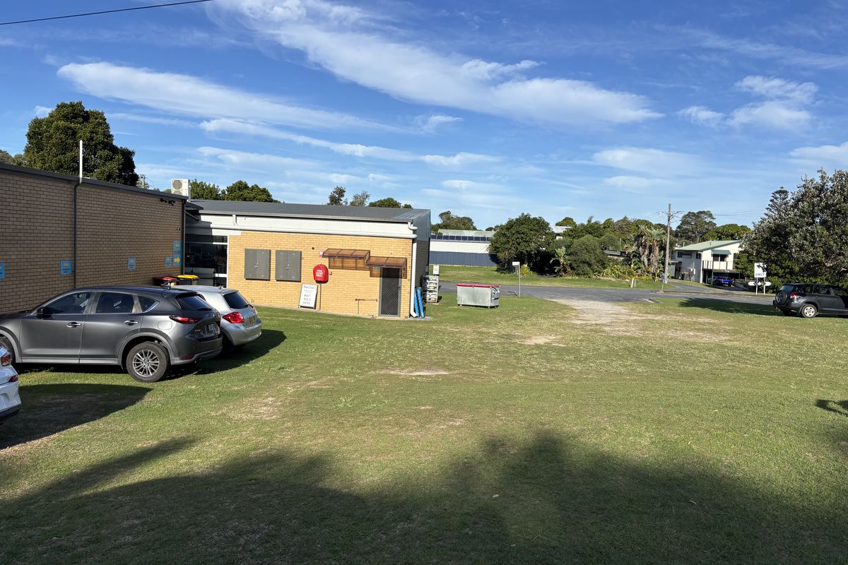 1 & 4 / 42-44 Charles Street, Iluka