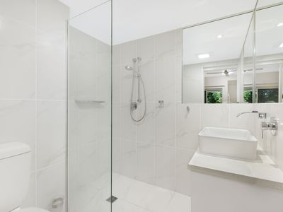 2 / 670-678 Bruce Highway, Woree