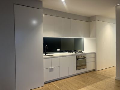 305 / 442 Elizabeth Street, Melbourne