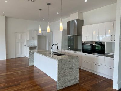 557 Springfield Rd, Springfield
