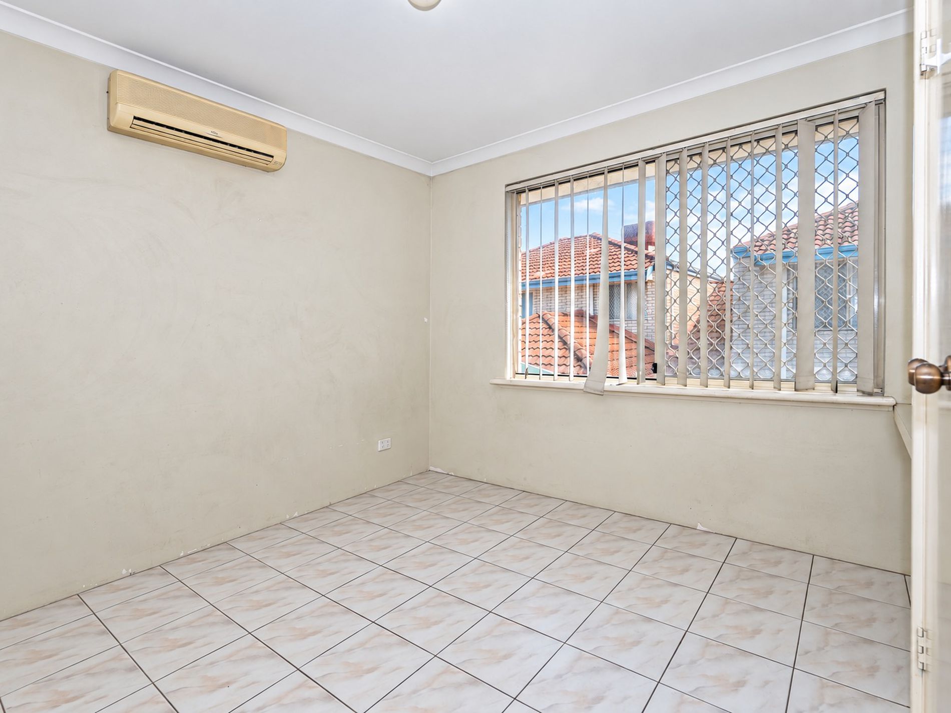 2 / 33 Lawson Street, Bentley
