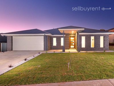 11 KESTREL CIRCUIT, Wodonga