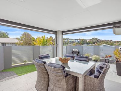 2 / 1 Bakara Court, Forster