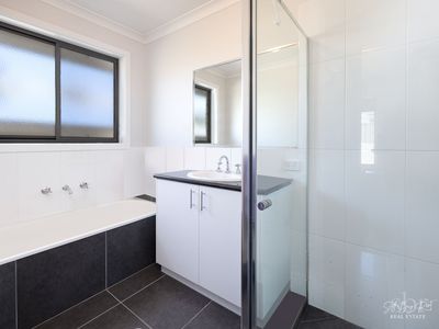 132 AVA AVENUE, Thurgoona