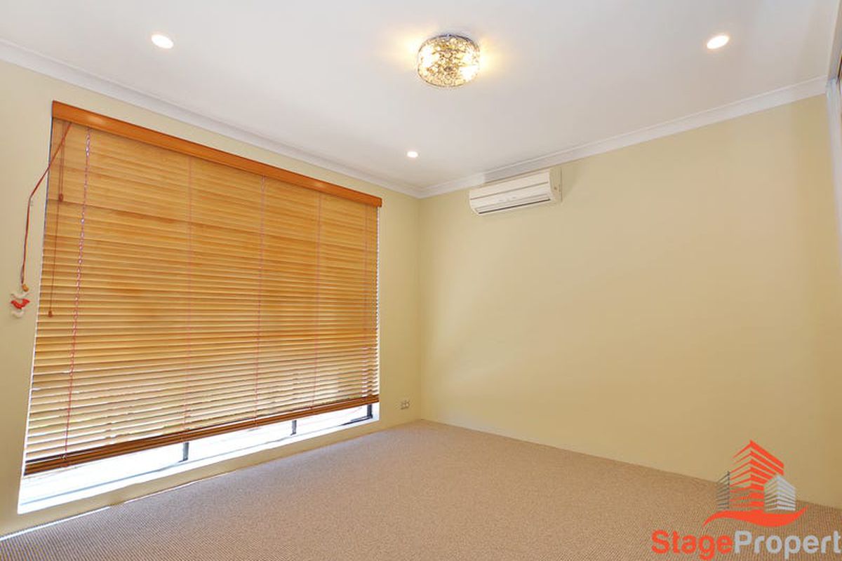12 Bronzewing Loop, Wembley