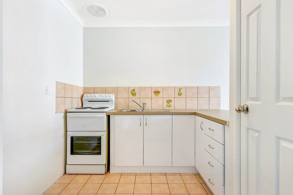2 / 9 Merope Close, Rockingham
