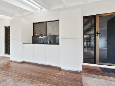 6 Walnut Street, Holloways Beach