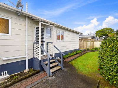 2 / 2 Garelja Road, Henderson