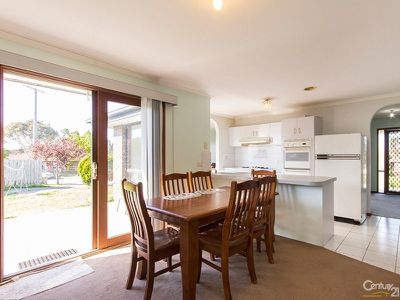 35 Lesley Drive, Hampton Park