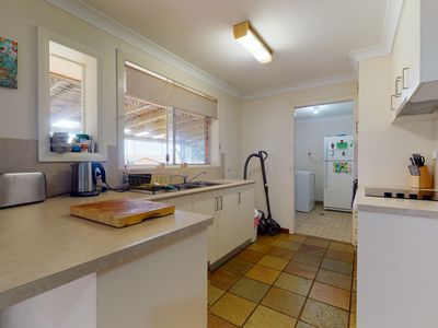 64 Birch Avenue, Dubbo
