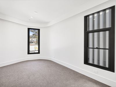 6 / 2 Lady Nelson Place, Red Hill