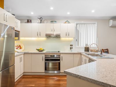 18 Goldenia Cl, Morisset