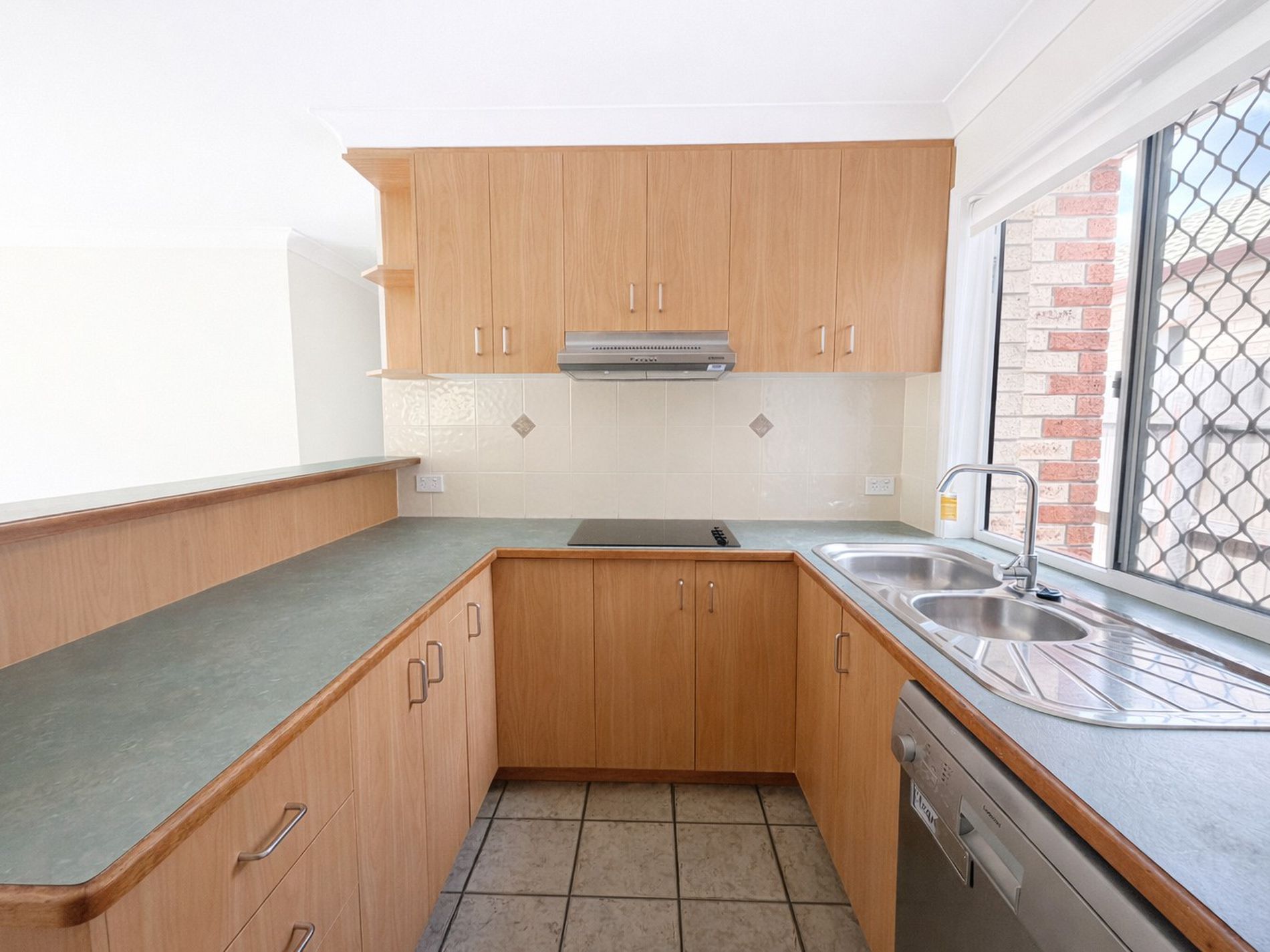 1 / 35 Brown Street, Labrador