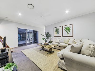 6 Thomson Place, Wakerley
