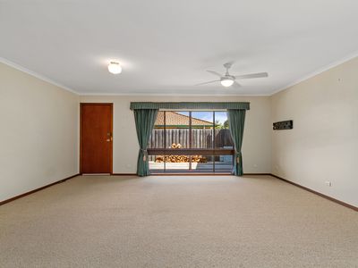 7  Ellen Way, Sale