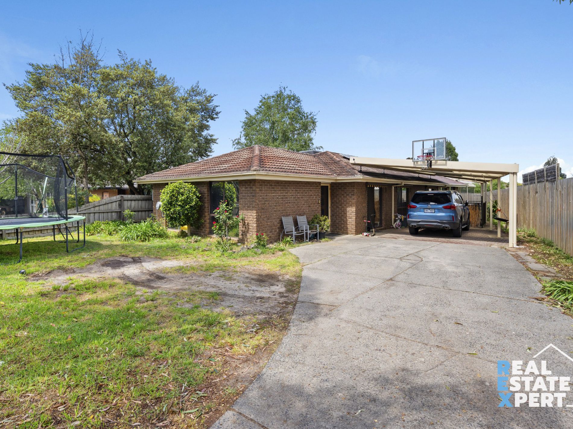 37 Saxonwood Drive, Narre Warren