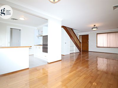 6 / 5 Leamington Road, Dundas