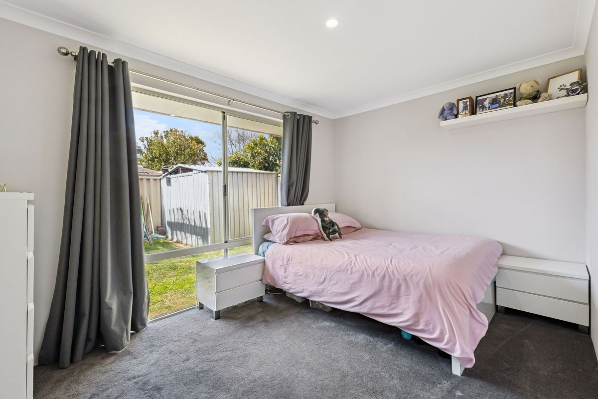 16 Pissaro Crescent, Ashby