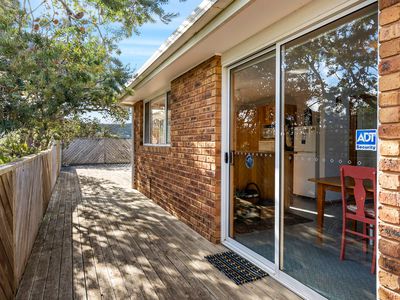 9 Ocean Grove, Carlton