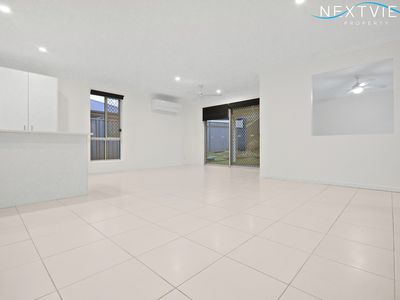 27 Wedgetail Street, Fletcher