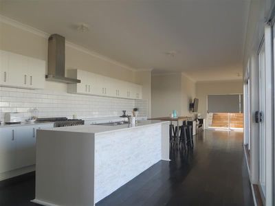 6 Mornington Court, Shell Cove