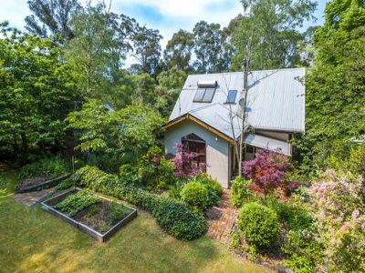 30 Governors Drive, Mount Macedon