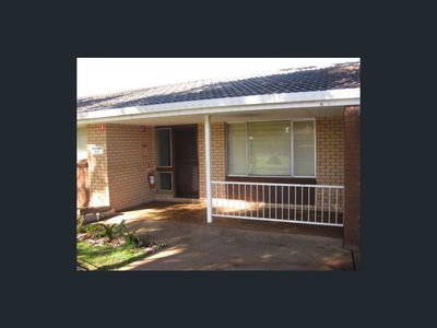 2 / 9 Lawson Street, Dubbo