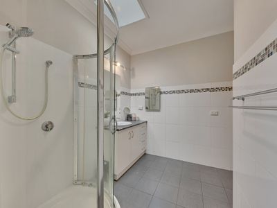 99 Swan Street, Wangaratta