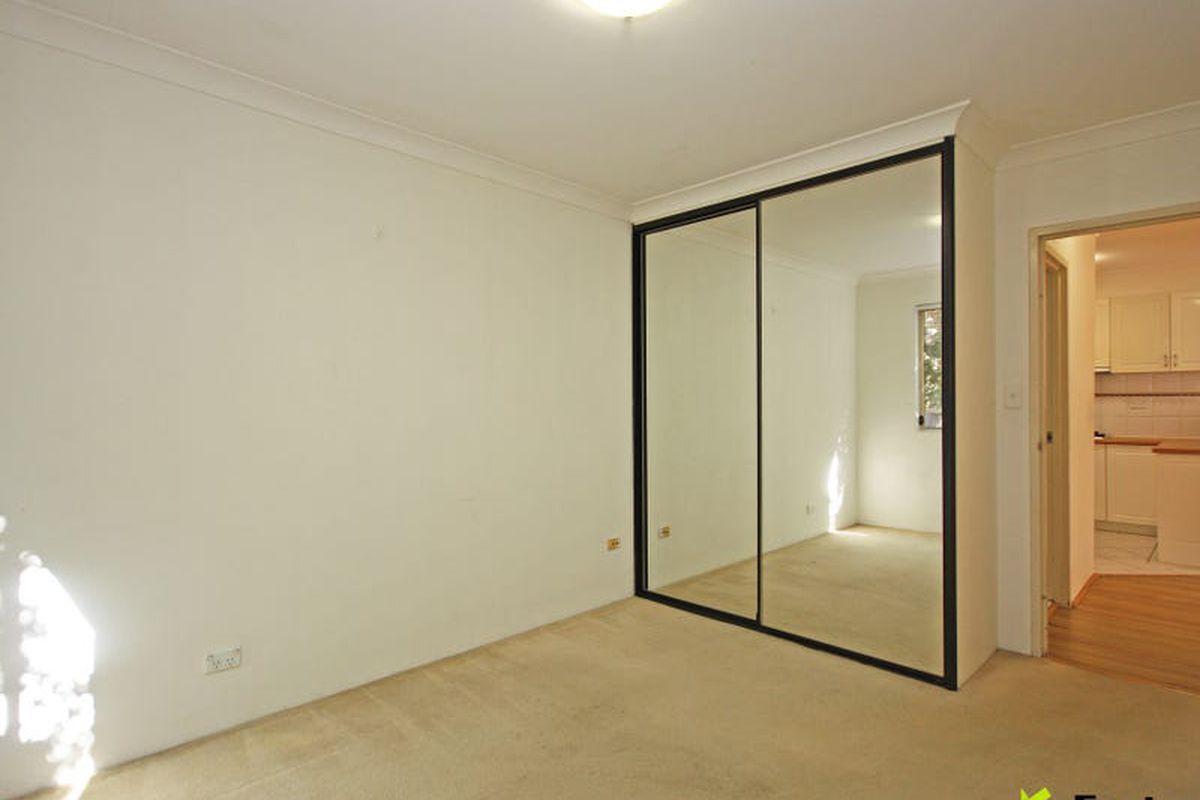3 / 8-12 Hornsey Road, Homebush West