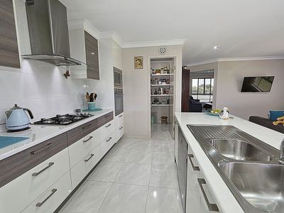 1 Sundew Ct, Woodgate
