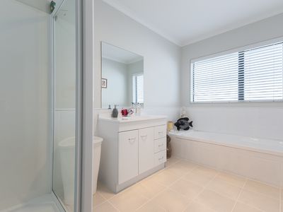 2 Jeannie Way, Waikanae Beach