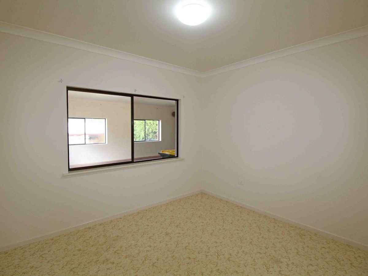 46 Armstrong Street, Atherton