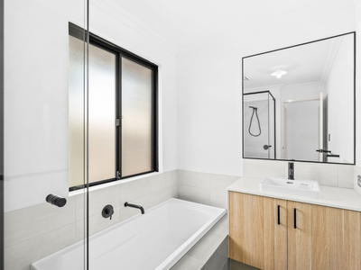 2 Lowan Street, Thornlie