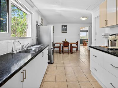 1135 Midge Point Road, Midge Point