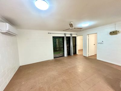 1 / 71 Boland Street, Westcourt