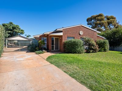 10 Siberia Close, Hannans