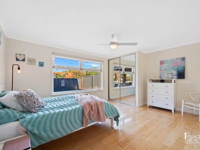 17 Armstrong St, Halls Head