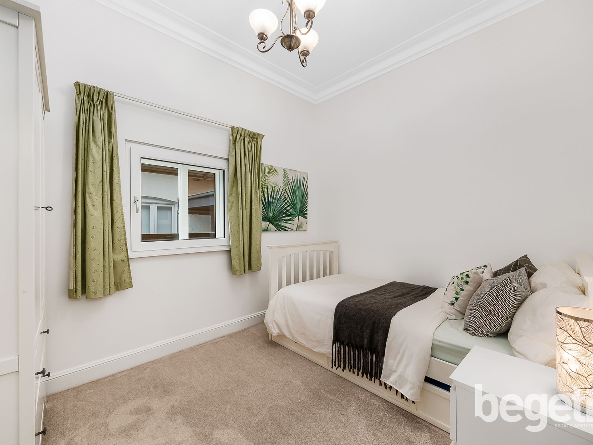 20 Greenhills Street, Croydon