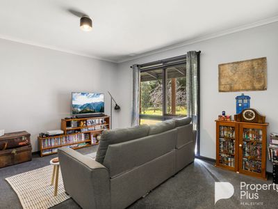 27 Mennens Lane, Harcourt North