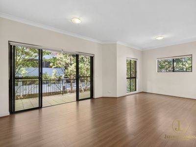 4 / 211A Wigram Road, Forest Lodge