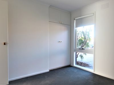 9 Bourke Road, Oakleigh South