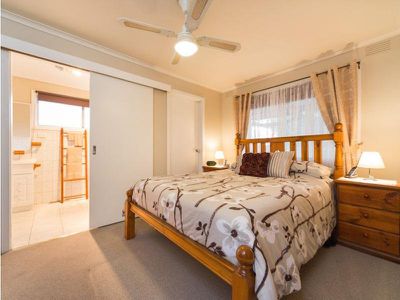 60 Benga Avenue, Dandenong