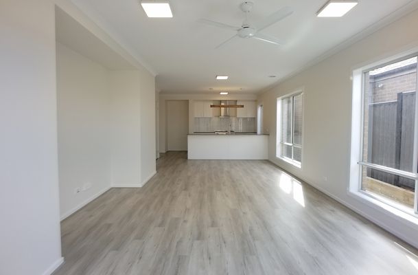 77 Distinction Avenue, Craigieburn