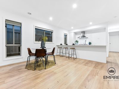 11 Whispering Way, Clyde North