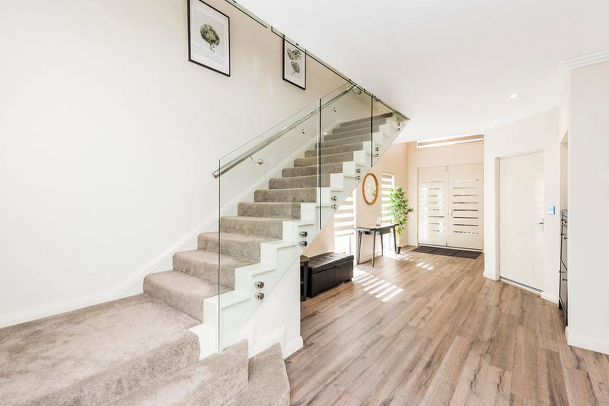 2A Genesta Crescent, Dalkeith