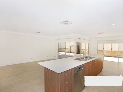 86 Touchstone Dr, Dawesville